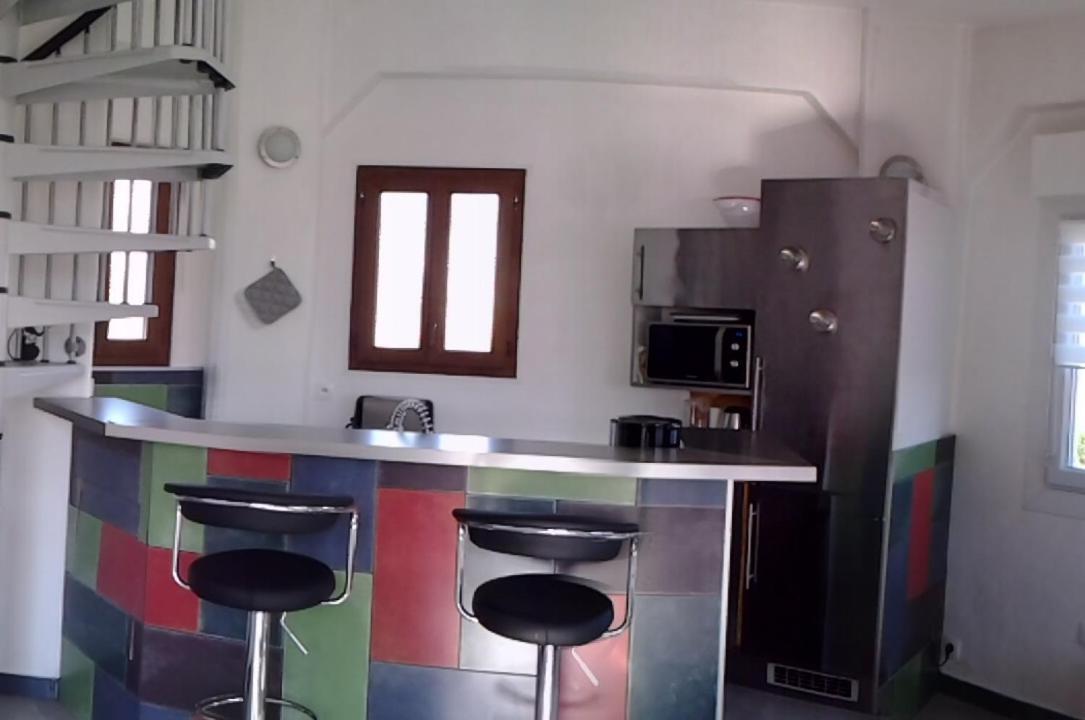 Ferienhaus Chateau D'eau Reamenage En Maison Ronde Proche De La Et Du Castellet *